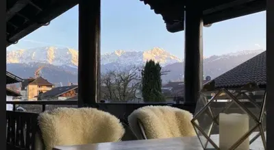 Ein allgemeiner Bergblick oder ein Berglick von der Ferienwohnung aus