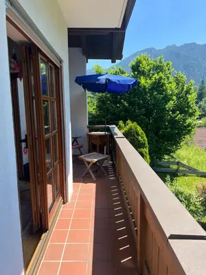 Ein allgemeiner Bergblick oder ein Berglick von der Ferienwohnung aus