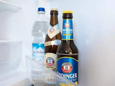 Getränke in der Unterkunft Therme Erding & Fly Apartment Berglern