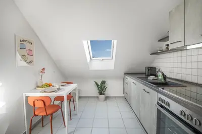 Küche/Küchenzeile in der Unterkunft Therme Erding & Fly Apartment Berglern