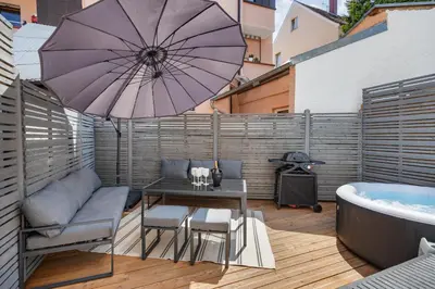 Ein Patio oder anderer Außenbereich in der Unterkunft Dream Flat in Augsburg BBQ & Jacuzzi