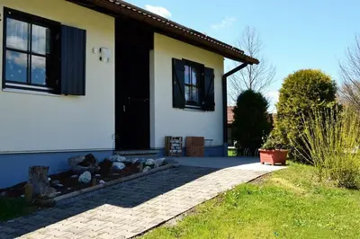 Ein Garten an der Unterkunft Feriendorf Hochbergle Haus Marie