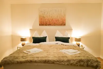 Ein Bett oder Betten in einem Zimmer der Unterkunft Modern City Apartment Parking WiFi 6 Pax