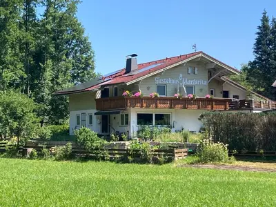 Ein Garten an der Unterkunft Gästehaus Margarita