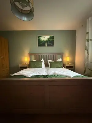 Ein Bett oder Betten in einem Zimmer der Unterkunft Mete Stays - Modern - Workspace - Cool location