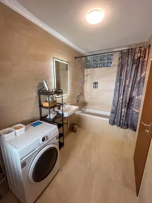 Ein Badezimmer in der Unterkunft C4S - COME4STAY - Töging - InnStay - 3 Zi Apartment in Töging - 7Personen - Küche - Badezimmer - Balkon - SmartTV - WLAN