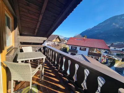 Ein allgemeiner Bergblick oder ein Berglick von der Ferienwohnung aus