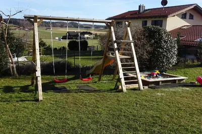 Ein Kinderspielbereich in der Unterkunft Ferienwohnung Stumbaum