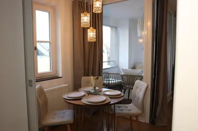 Ein Sitzbereich in der Unterkunft City Quartier 8 Traumlage Augsburg Zentrum