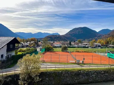 Tennis und/oder Squash in der Unterkunft Gemütliche Ferienwohnung Zugspitzblick in Oberau oder in der Nähe