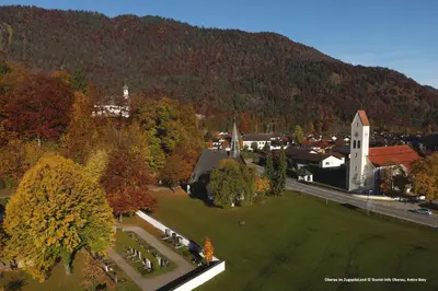 Ein allgemeiner Bergblick oder ein Berglick von der Ferienwohnung aus