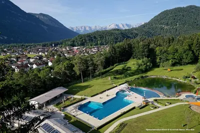 Ein allgemeiner Bergblick oder ein Berglick von der Ferienwohnung aus