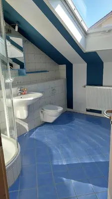 Ein Badezimmer in der Unterkunft ChiemSeeNest - romantische Ferienwohnung am Chiemsee mit Sommer Seezugang
