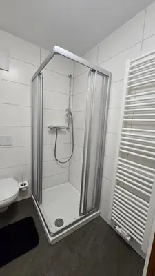 Ein Badezimmer in der Unterkunft Wirt zSeifriedswörth