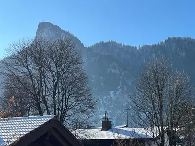Ein allgemeiner Bergblick oder ein Berglick von der Ferienwohnung aus