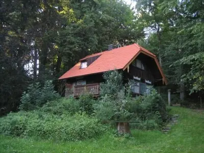 Ein Garten an der Unterkunft Holiday Home Forsthaus Chiemsee by Interhome