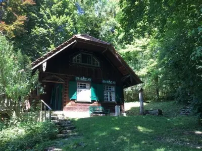 Ein Garten an der Unterkunft Holiday Home Forsthaus Chiemsee by Interhome
