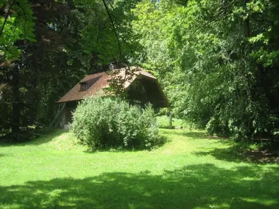 Ein Garten an der Unterkunft Holiday Home Forsthaus Chiemsee by Interhome