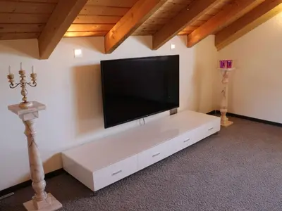 TV/Unterhaltungsangebot in der Unterkunft Apartment Maisonette Deluxe by FeWo-Amperland by Interhome