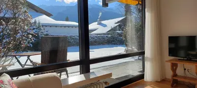 Ein allgemeiner Bergblick oder ein Berglick von der Ferienwohnung aus