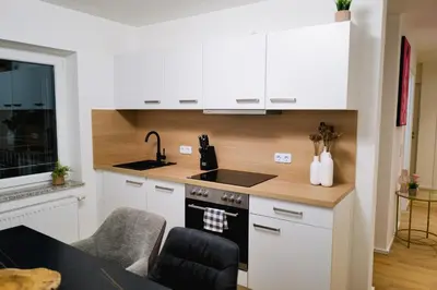 Küche/Küchenzeile in der Unterkunft Spacious City Apartment Parking WiFi 6 Pax