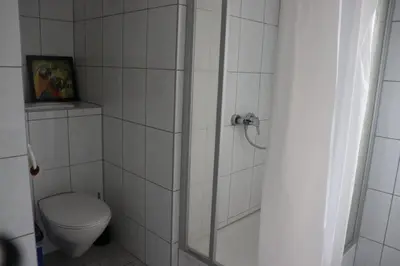 Ein Badezimmer in der Unterkunft Restauration Schondorfer