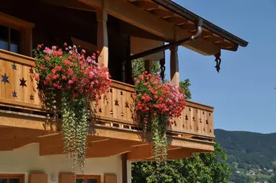 Ein allgemeiner Bergblick oder ein Berglick von der Ferienwohnung aus