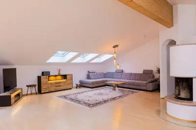 Ein Sitzbereich in der Unterkunft Luxus pur in Murnau Staffelsee