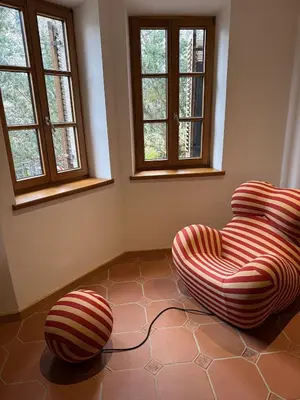 Ein Sitzbereich in der Unterkunft Historic elegance and modern comfort