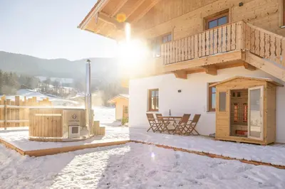 Ein allgemeiner Bergblick oder ein Berglick von der Ferienwohnung aus