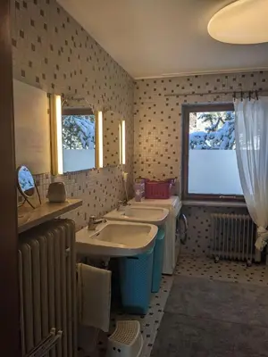 Ein Badezimmer in der Unterkunft Wohnen im Voralpenland