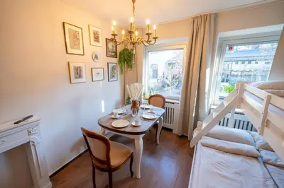 Ein Sitzbereich in der Unterkunft Retro City Apartment mitten in der Altstadt