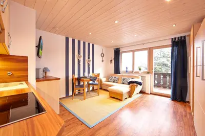 Ein Sitzbereich in der Unterkunft Frickenblick Lounge & Sauna