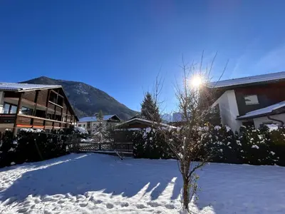 Ein allgemeiner Bergblick oder ein Berglick von der Ferienwohnung aus