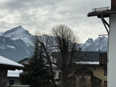 Ein allgemeiner Bergblick oder ein Berglick von der Ferienwohnung aus