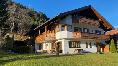 Das Gebäude in dem sich die Ferienwohnung befindet