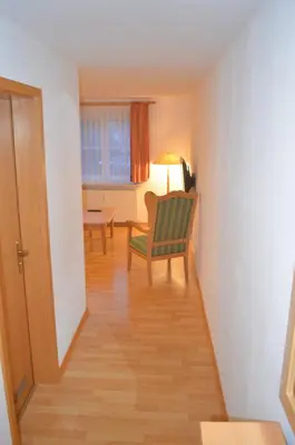 Ein Sitzbereich in der Unterkunft Ruhige Ferienwohnung in Bad Wiessee