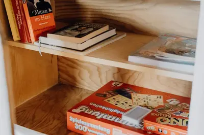 Die Bibliothek in der Ferienwohnung