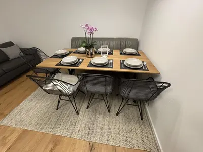 Ein Sitzbereich in der Unterkunft Große City Wohnung Rosenheim 4 Zimmer, 7 Betten
