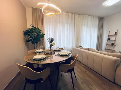 Ein Sitzbereich in der Unterkunft Peony 1 - Stilvolle Sauna-Oase im Herzen der Stadt