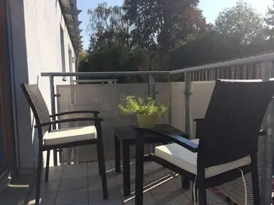 Ein Balkon oder eine Terrasse in der Unterkunft Top möblierte 2-Zimmer Wohnung, Zentrum Vilsbiburg, Sonniger Balkon, Garage, WLAN