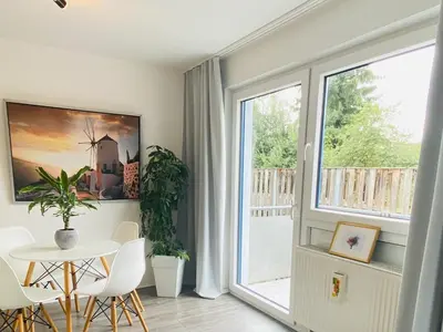Ein Balkon oder eine Terrasse in der Unterkunft Top möblierte 2-Zimmer Wohnung, Zentrum Vilsbiburg, Sonniger Balkon, Garage, WLAN
