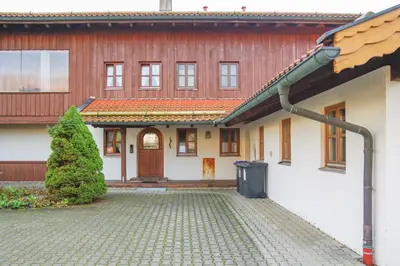 Das Gebäude in dem sich die Ferienwohnung befindet