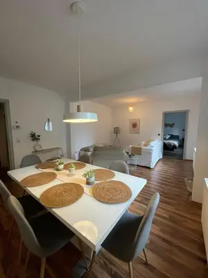 Ein Sitzbereich in der Unterkunft Modern & cozy 4-room apartment with charm