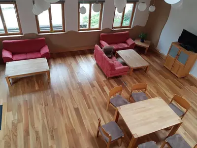 Ein Sitzbereich in der Unterkunft Der Staudenhof
