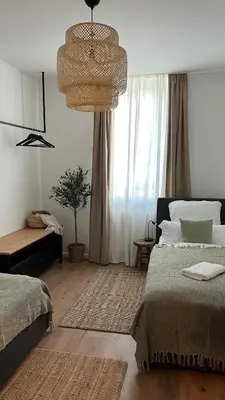 Ein Bett oder Betten in einem Zimmer der Unterkunft First-floor apartment without steps