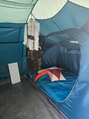 Ein Bett oder Betten in einem Zimmer der Unterkunft Beer Base-Camp 'BASIC PACKAGE' Oktoberfest Camping