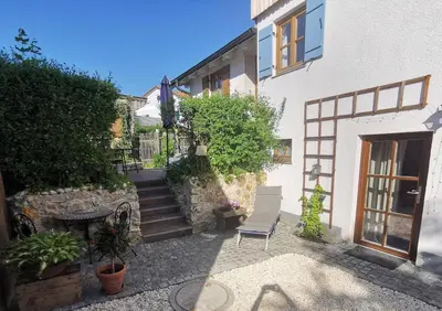 Das Gebäude in dem sich die Ferienwohnung befindet