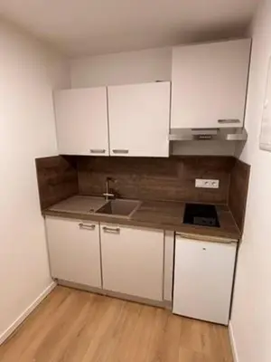 Küche/Küchenzeile in der Unterkunft Modern studio