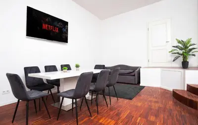 TV/Unterhaltungsangebot in der Unterkunft Nahe Olympiapark und Stadtzentrum, Wunderschönes Apartment